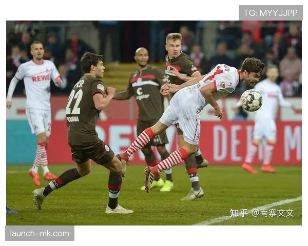 拜仁慕尼黑定位球战术显著提升，状态回暖成比赛转折关键