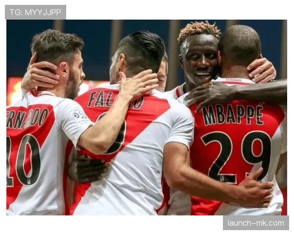 洛里昂在赛季首战中展现新战术，表现稳健引发外界关注